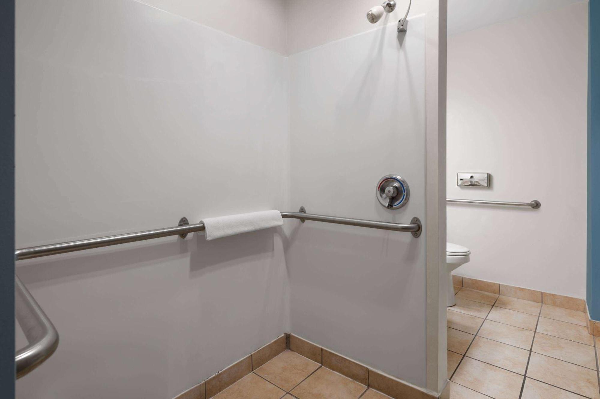 Baymont By Wyndham Hotel 2*