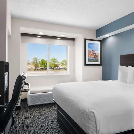 Baymont By Wyndham Boardman Hotel Exterior photo